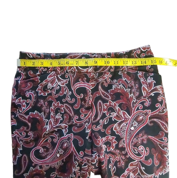 𝅺New York & Company Cropped Black Pants with Paisley Floral Design Sz.4 - Picture 3 of 7
